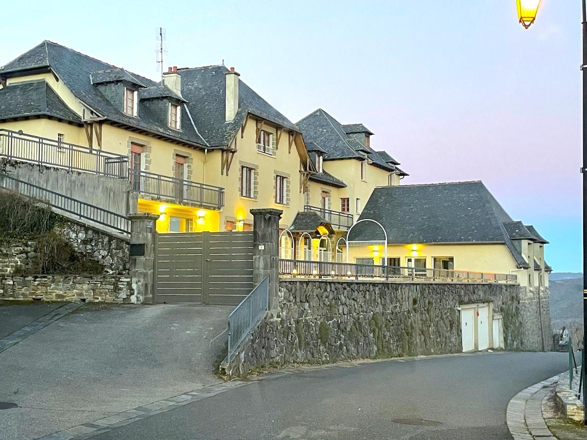 Gite De Sejour Haut 2 Gammes Saint-Hippolyte (Aveyron) Exterior foto