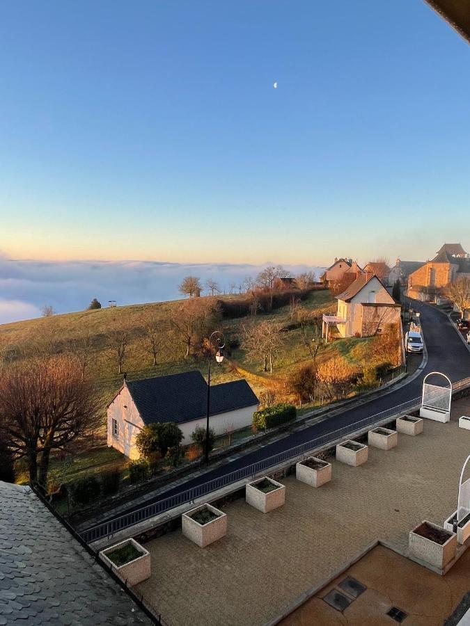 Gite De Sejour Haut 2 Gammes Saint-Hippolyte (Aveyron) Exterior foto