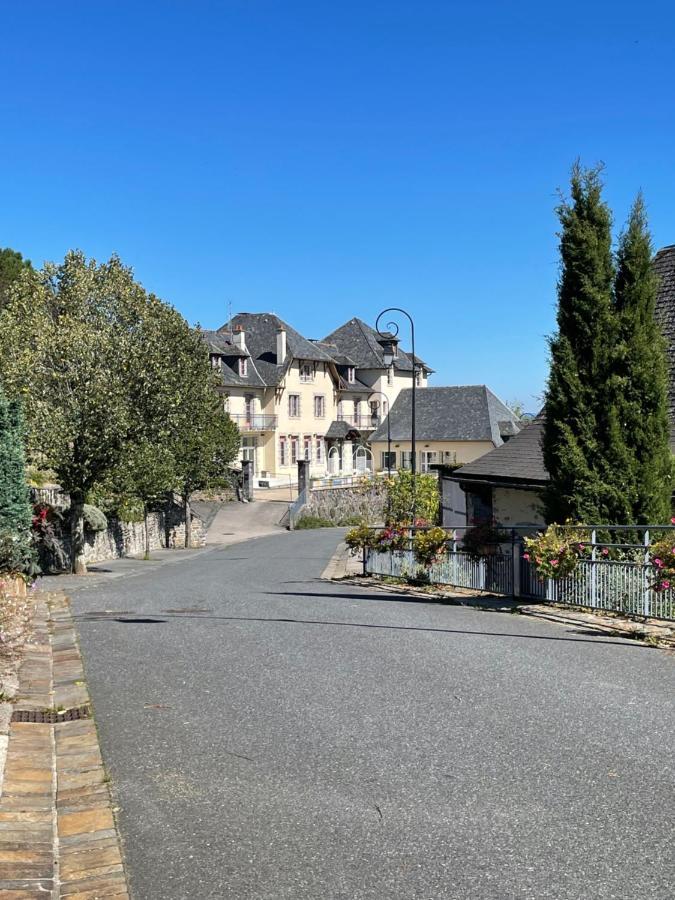 Gite De Sejour Haut 2 Gammes Saint-Hippolyte (Aveyron) Exterior foto
