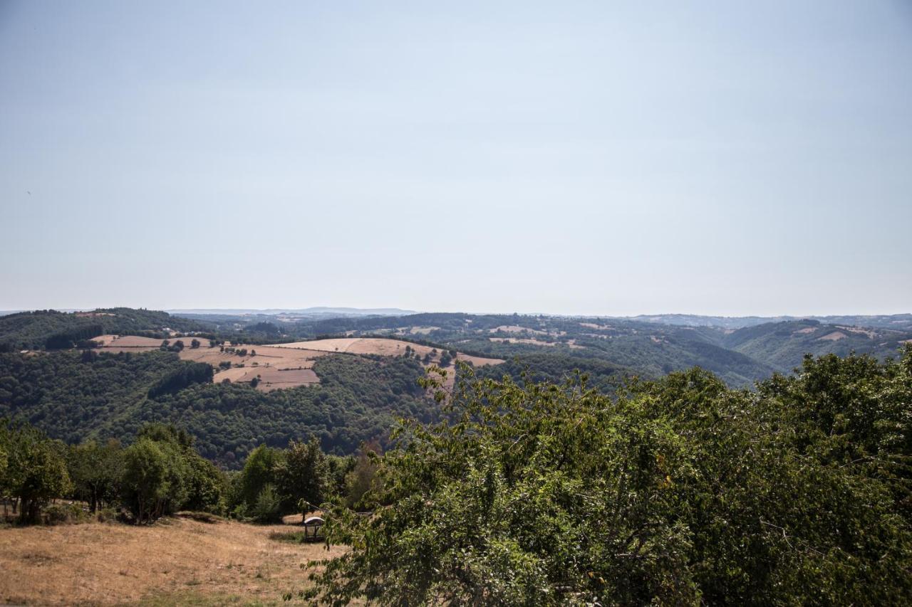 Gite De Sejour Haut 2 Gammes Saint-Hippolyte (Aveyron) Exterior foto